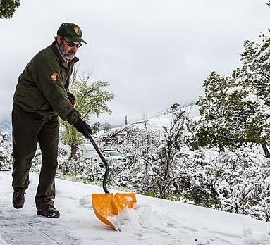Automatic discount snow shovel